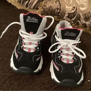 Women’s Skechers D’Lites Shoe